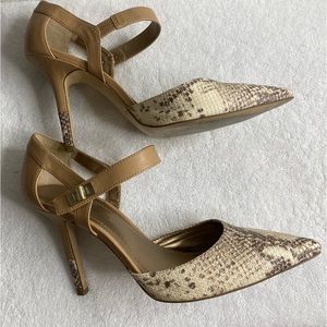 BCBGeneration Beige Snake Point Toe
Shoes Strappy Pumps Heels Womens 9.5